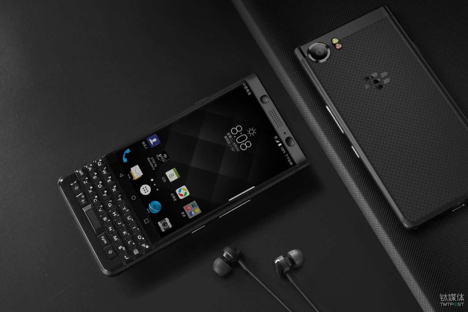 带着售价3999元的全键盘手机，黑莓重返中国