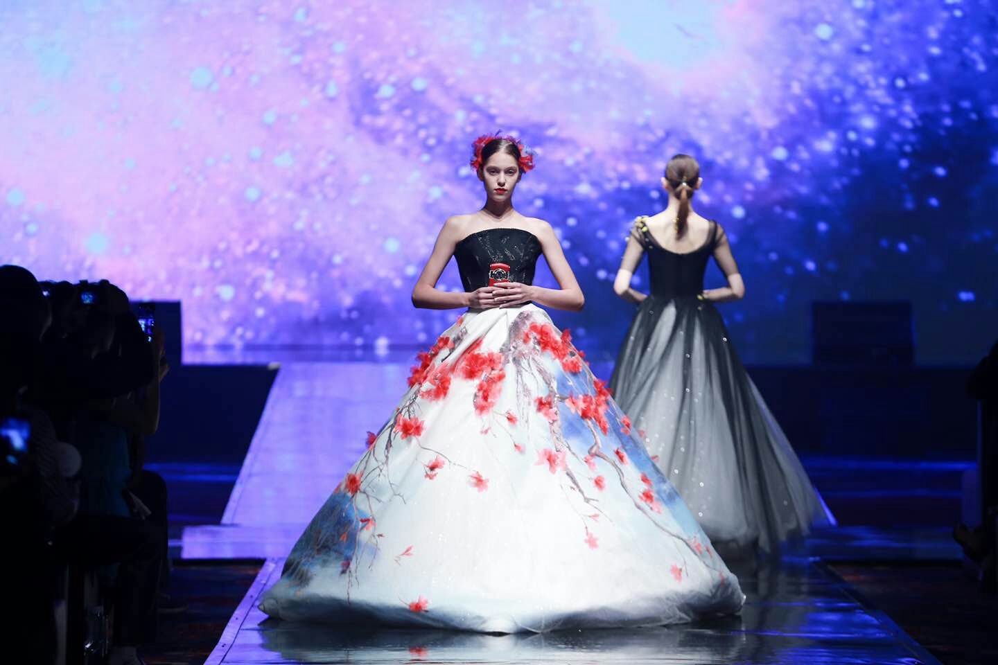 8848钛金手机发新品M4，最高售价25888 | 钛快讯