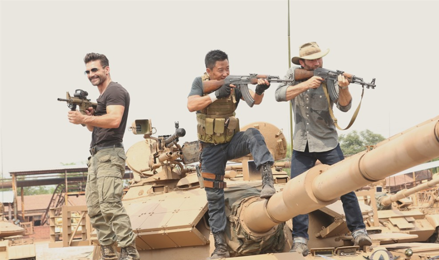 深扒《战狼2》投资局：21家公司抱团参与，8亿保底，再经多次“加磅”