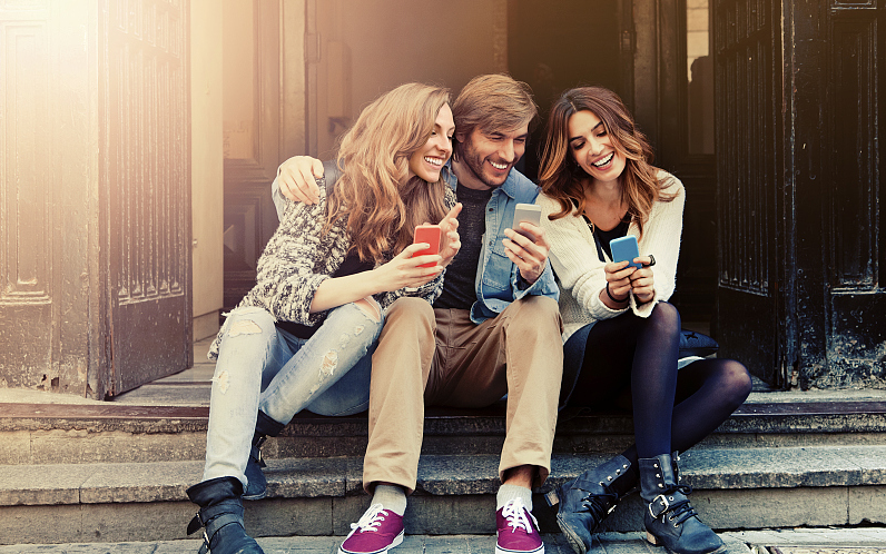 三星、苹果和华为，智能手机前三甲为何死磕旗舰机？