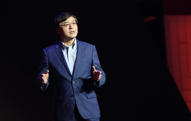 联想转型人工智能，这里的“转型”是动词还是形容词？