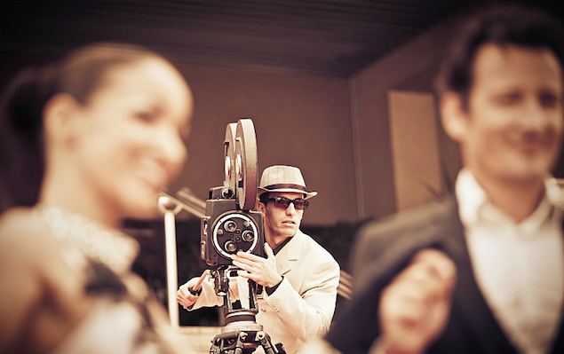 红剧霸屏、情感剧轮番上阵，八月份的“同质化”电视剧如何突围？