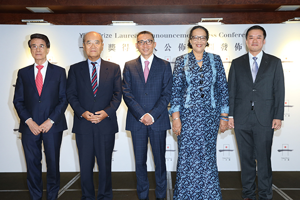 腾讯创始人之一陈一丹颁出全球最大教育奖，每人奖3000万港元