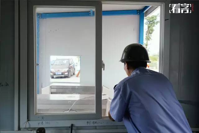 保安老刘在值班