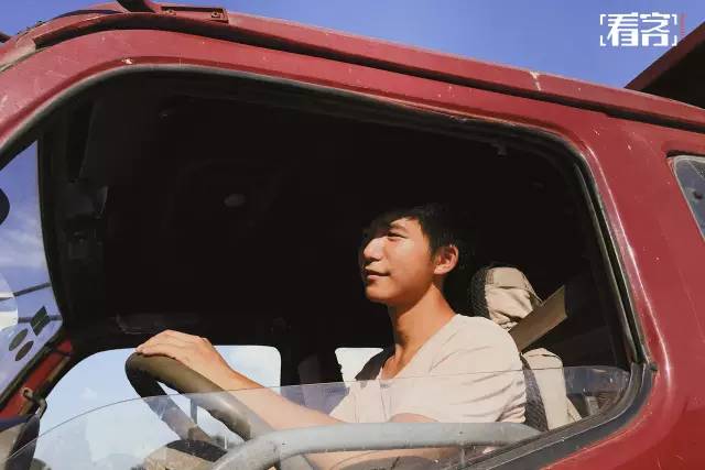 小冉在工地拉活儿