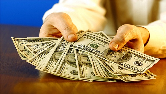 抢流量、抢资金、抢人才，现金贷开启万团大战