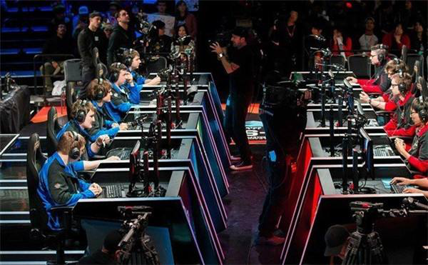 大麦网宕机、黄牛票狂飙25倍,《英雄联盟》S7总决赛的“票务迷局”