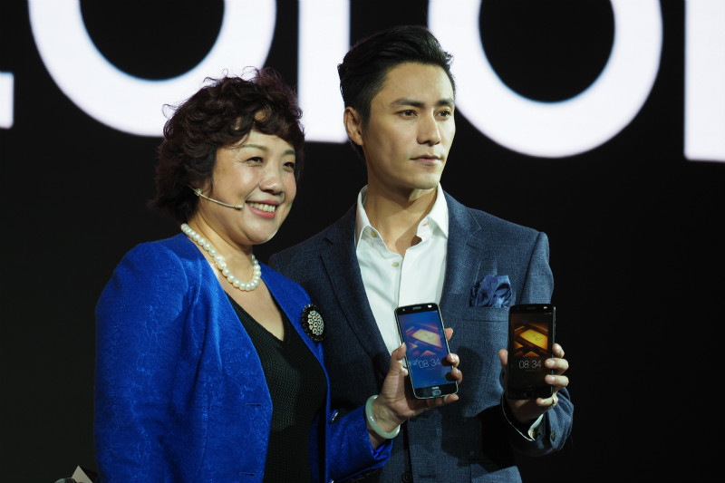 联想Moto模块化手机卖出9999元的高价，比高配版iPhone X都贵