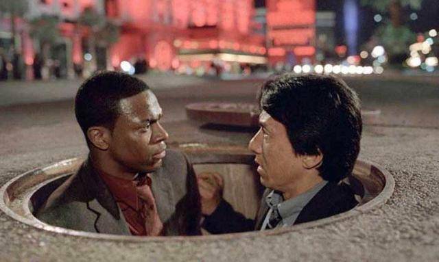 “史上最挤”国庆档，头部资源引发资本集体追捧