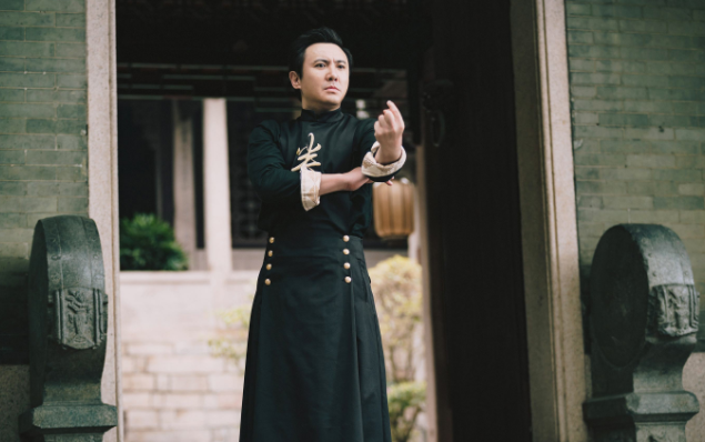 正面对决，为何《缝纫机乐队》会被《羞羞的铁拳》秒杀？