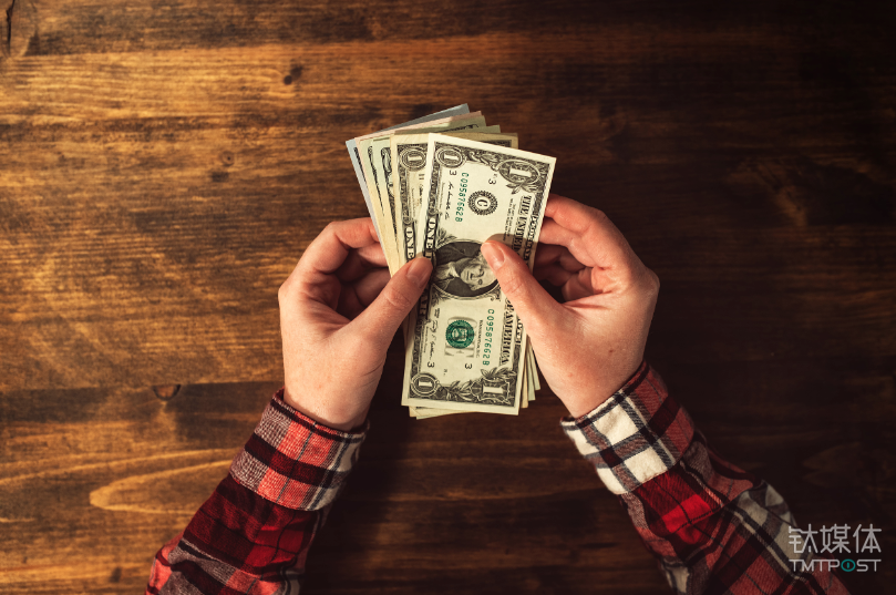 【观点】趣店罗敏说要捐助贫困学生，但孩子们知道上学后等待他们的是校园贷吗？