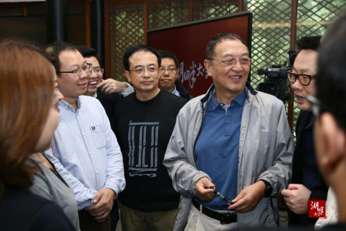 柳传志为湖畔大学正名：不该将中国企业家妖魔化