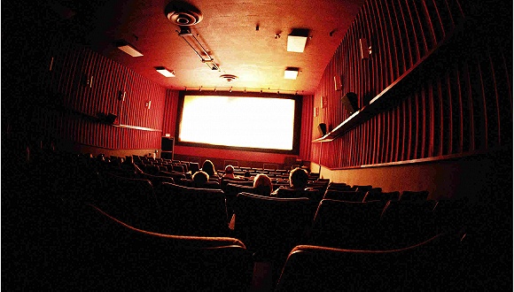 从法外追凶到少女性侵，中国电影人是该有些社会担当了