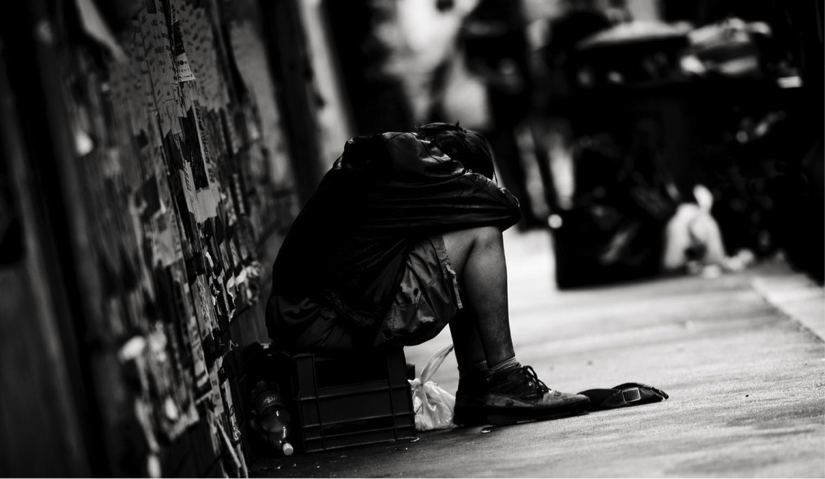 惶恐自如客：我瑟瑟发抖，像睡在火山口