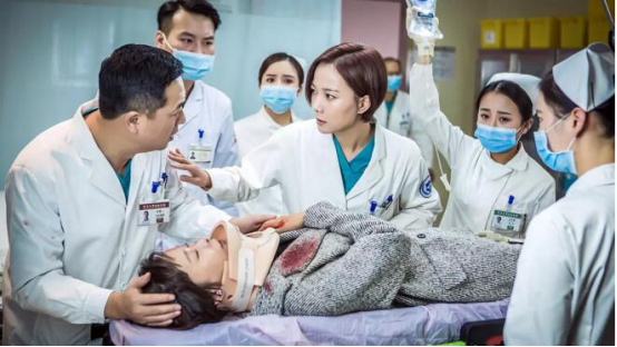 《急诊科医生》口碑平平，为何医疗剧层出不穷却鲜少爆款？