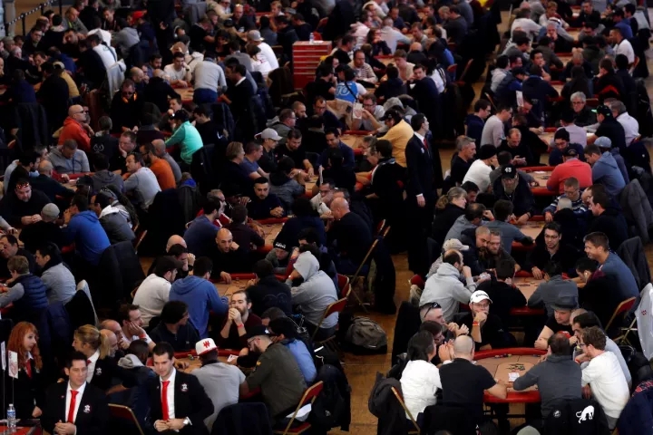 一个体育人＋扑克爱好者的2017年度体育产业总结