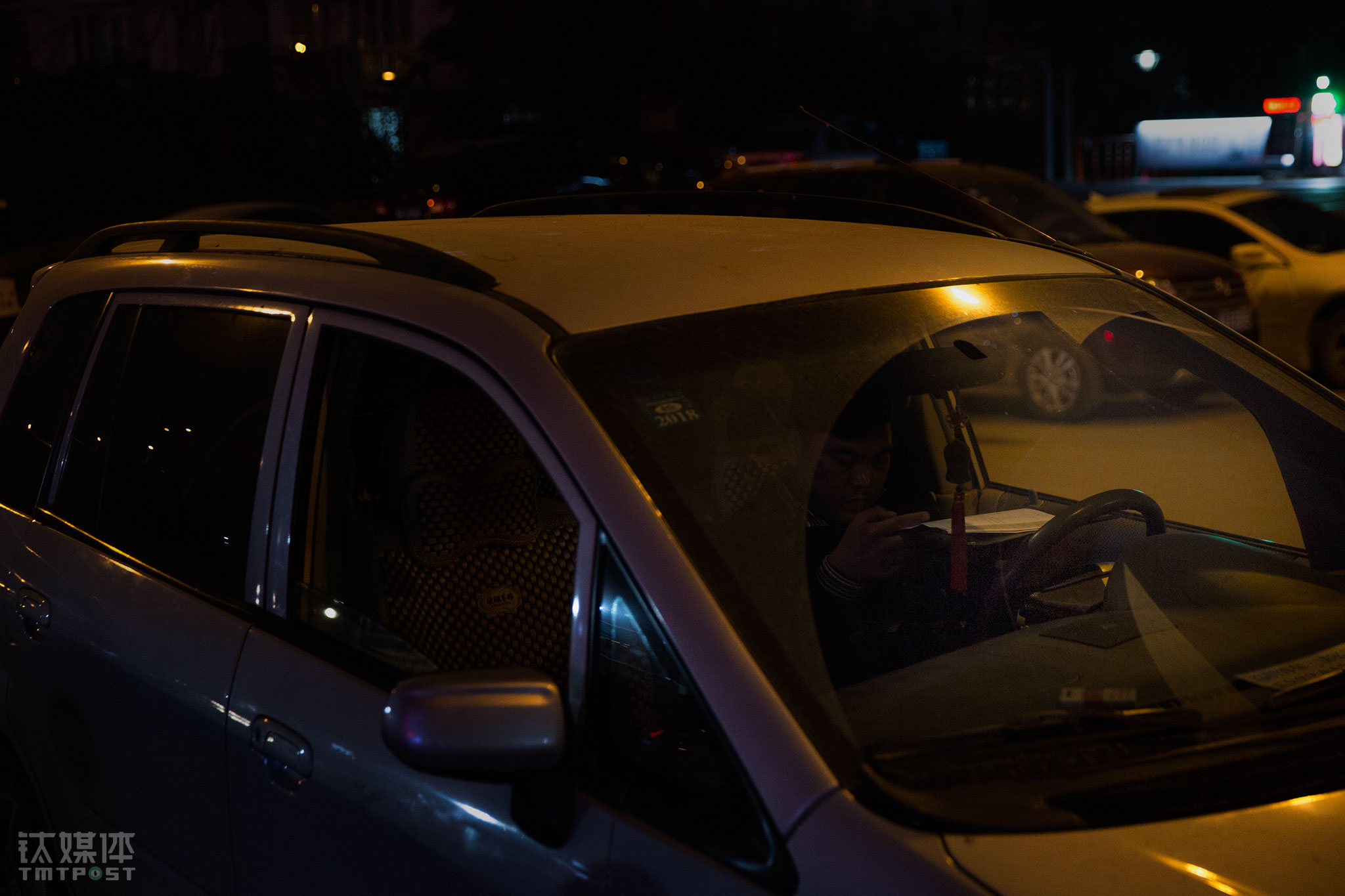 &ldquo;做催收很需要技术含量，胆子要大，要有耐心能吃苦，说话要有技巧，要会谈判，跟欠钱的人斗智斗勇。&rdquo;阿志曾经恨过那些欠钱不还的人，但时间长了，就算对方真的是老赖，他也能平常心面对了，&ldquo;毕竟不是欠我的钱，是欠公司的，我恨他们没意义，没必要那么玩命。&rdquo;他觉得这个行业最可恨的是那些中介，弄虚作假，既坑了平台又坑了客户，&ldquo;我们准备集中起诉一批中介和中介公司&rdquo;。