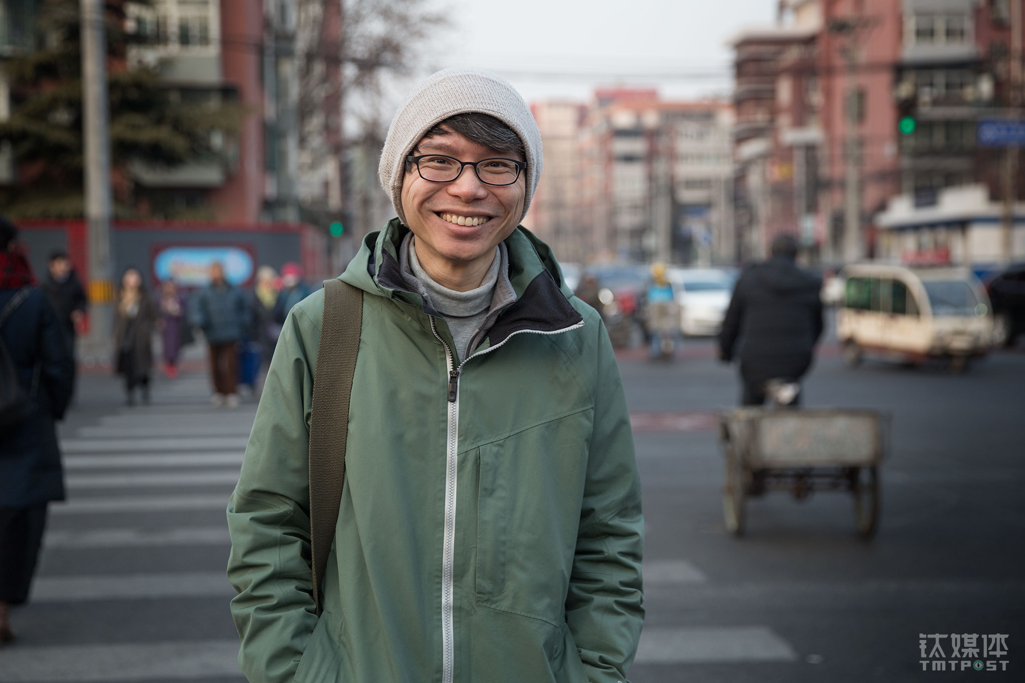 2017年12月27日，钟文昌在北京。2016年底，项目失败，离开了魔多VR。这段经历让他认识到，自己再创业的话，一定要做有现成商业模式的事情。&ldquo;如果一条路走不通，就不要强求，可以绕着路走，或者走其他路&rdquo;。钟文昌珍惜在北京的每一段经历，这位技术大牛目前担任了一些公司的顾问，同时也在筹划着自己的新项目，他不会离开北京，因为他看到中国发展带来的机会，比其他任何地方都多。