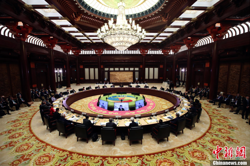 5月15日，&ldquo;一带一路&rdquo;国际合作高峰论坛在北京雁栖湖国际会议中心举行圆桌峰会。中新社记者 盛佳鹏 摄