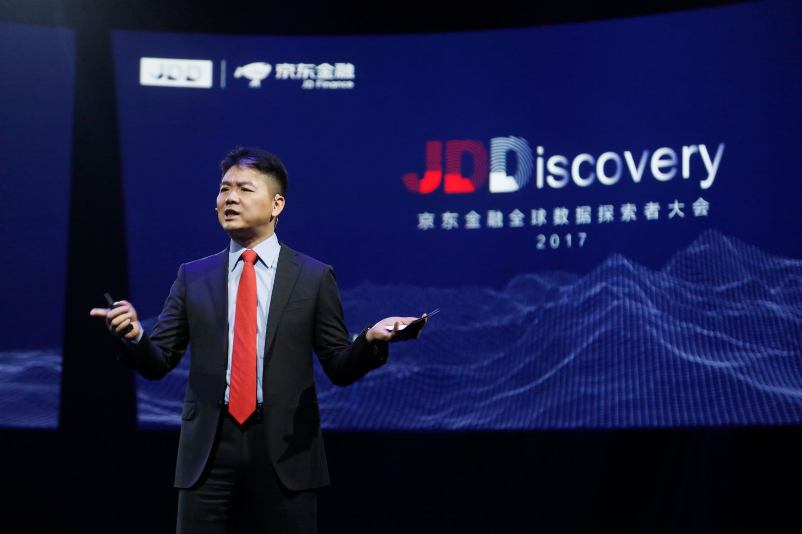 京东金融，四年追击 | 钛媒体独家