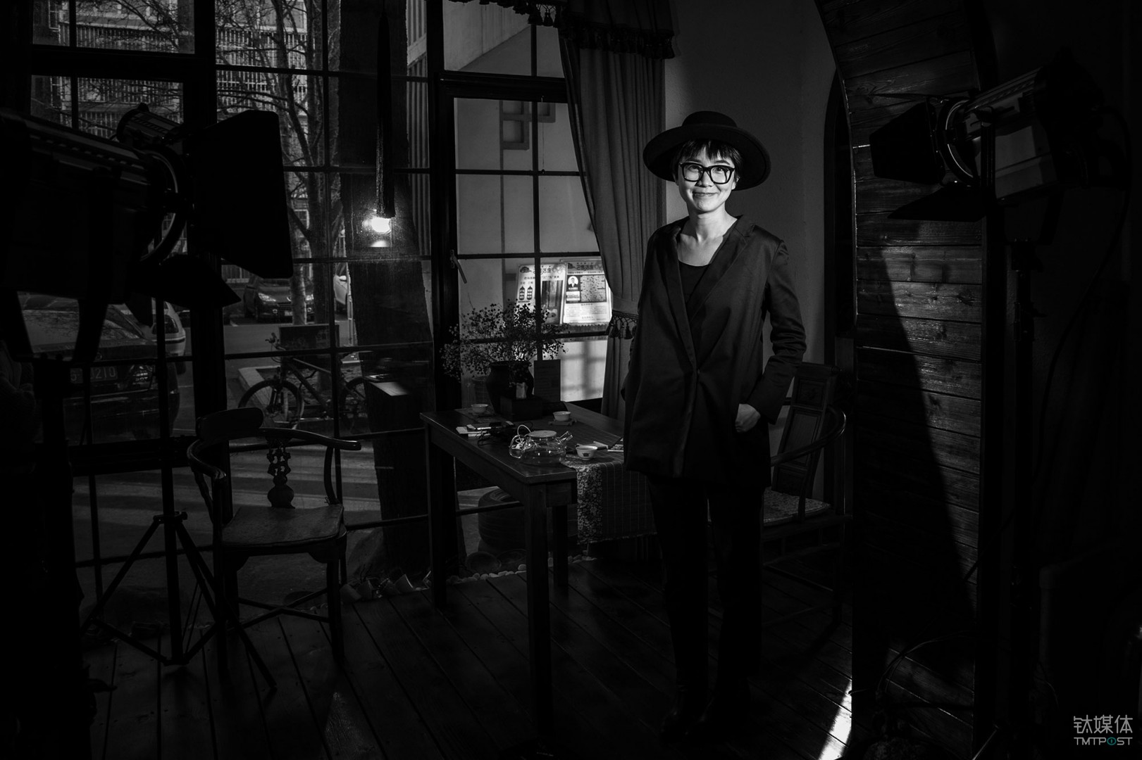 黑处有什么。编剧、导演王一淳，她凭借处女作《黑处有什么》斩获了多个大奖。