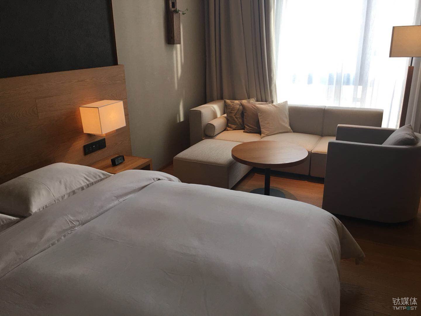 钛媒体编辑成为 MUJI HOTEL 413房间的第一位客人。