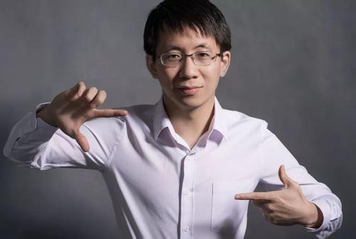 今日头条这次瞄准了爱奇艺，只因张一鸣内心住着小马哥