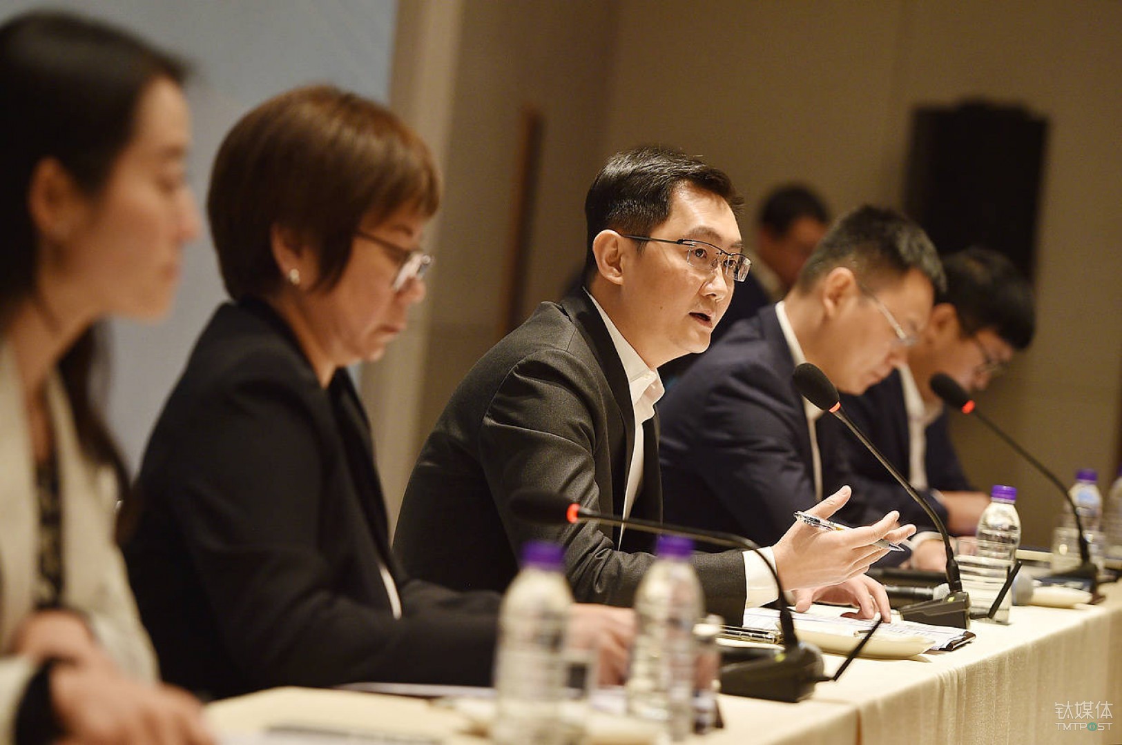 区块链、AI、智慧零售、王者荣耀…人大代表马化腾 90 分钟讲了这些重点