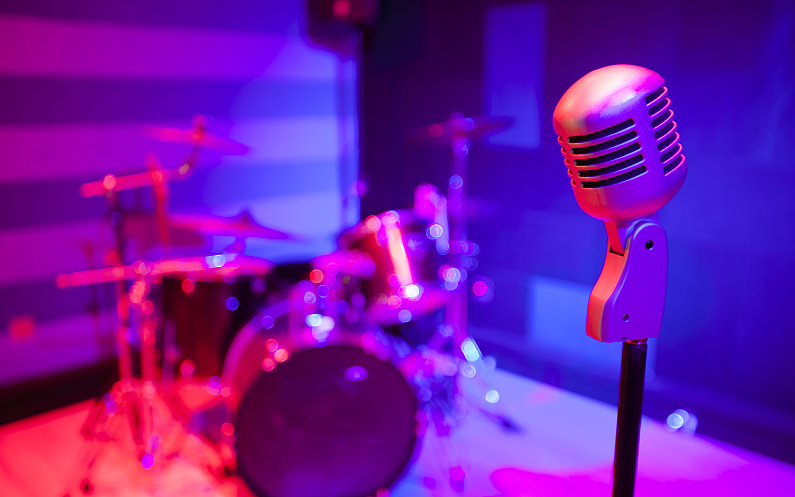 从混沌熬到风口：移动FM的五年之争