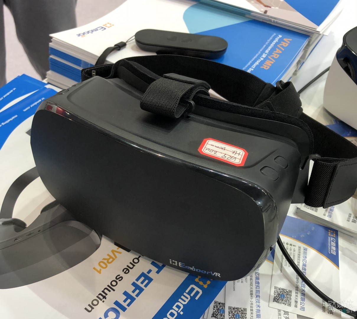 亿境发布千元级VR一体机，主要用来看视频