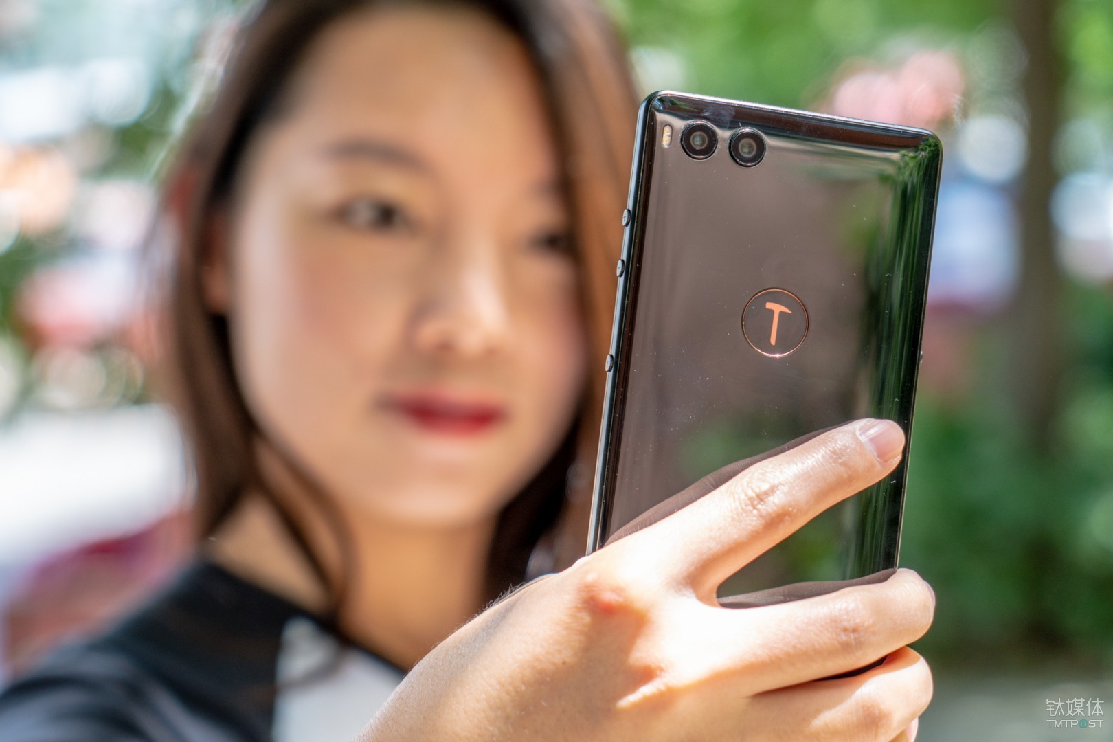 为了不打脸这次下了真功夫，坚果R1拍照专项评测 | 钛极客