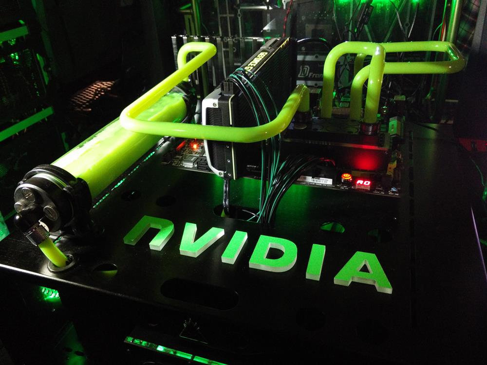 三年股价涨了 10 倍，英伟达做对了什么？