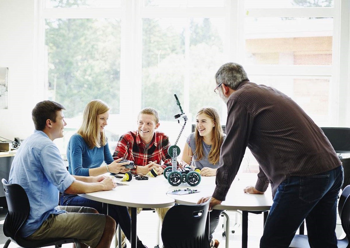 AI 能批改作业了，“机器教师”还远吗？