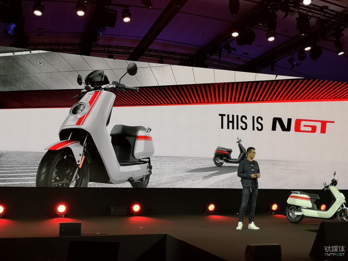 续航超160公里，时速70公里，小牛电动巴黎发布两款新品 | 钛快讯