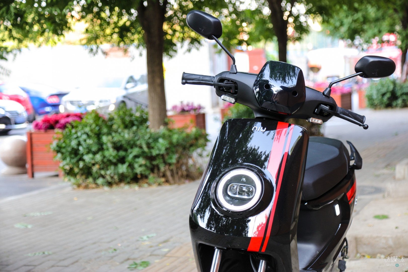 8999元一台的电动车，小牛电动M+ PRO版到底有什么好的？| 钛极客评测