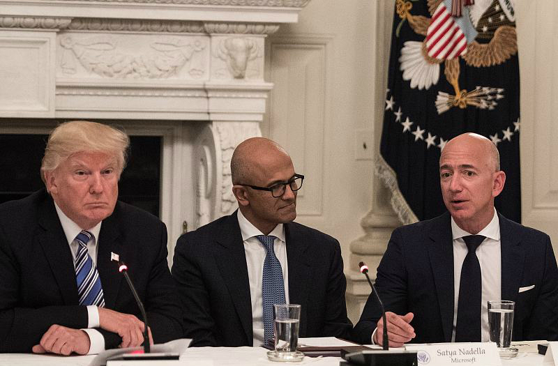 为川普政府作恶，微软被美国群众围攻