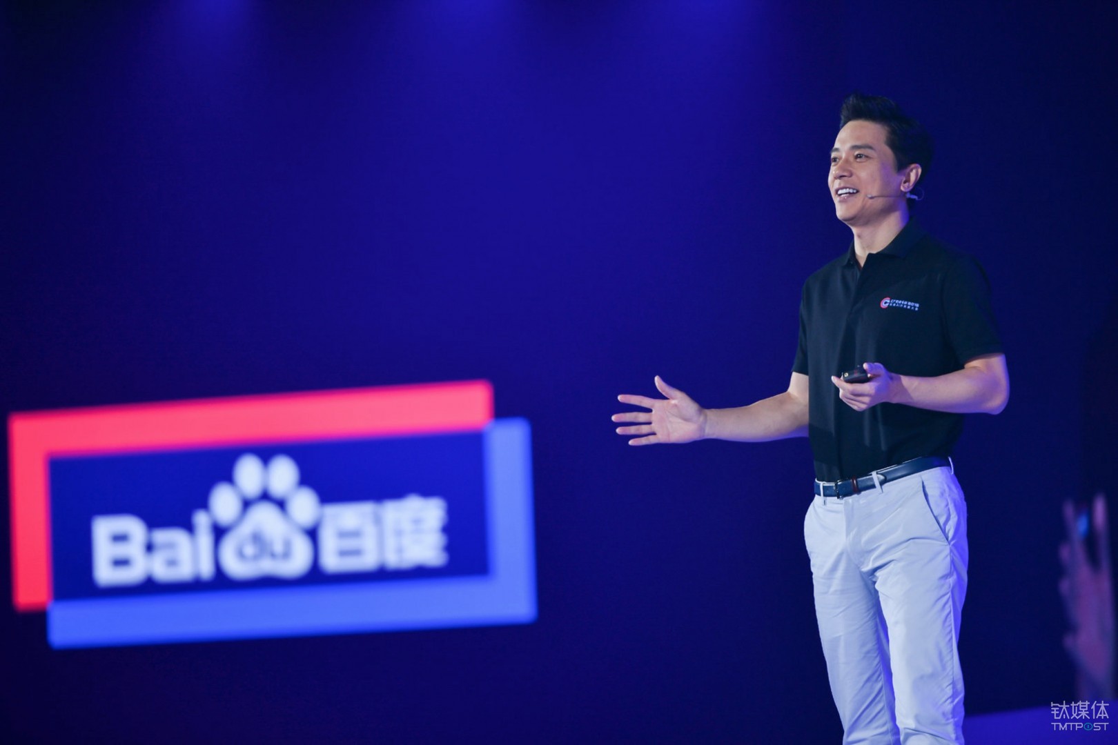 李彦宏：百度为 AI 投入年营收的15%，推出首款无人驾驶大巴与全功能 AI 芯片