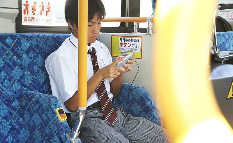 纯游戏手机外强中干，黑鲨手机们的未来将往何处去？