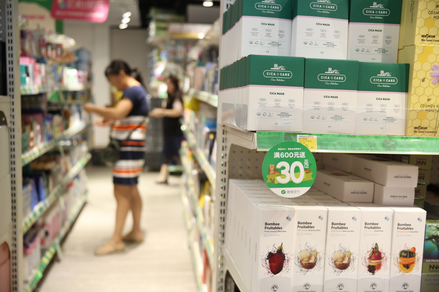 微信跨境支付策略变了，一门心思争夺出境游客