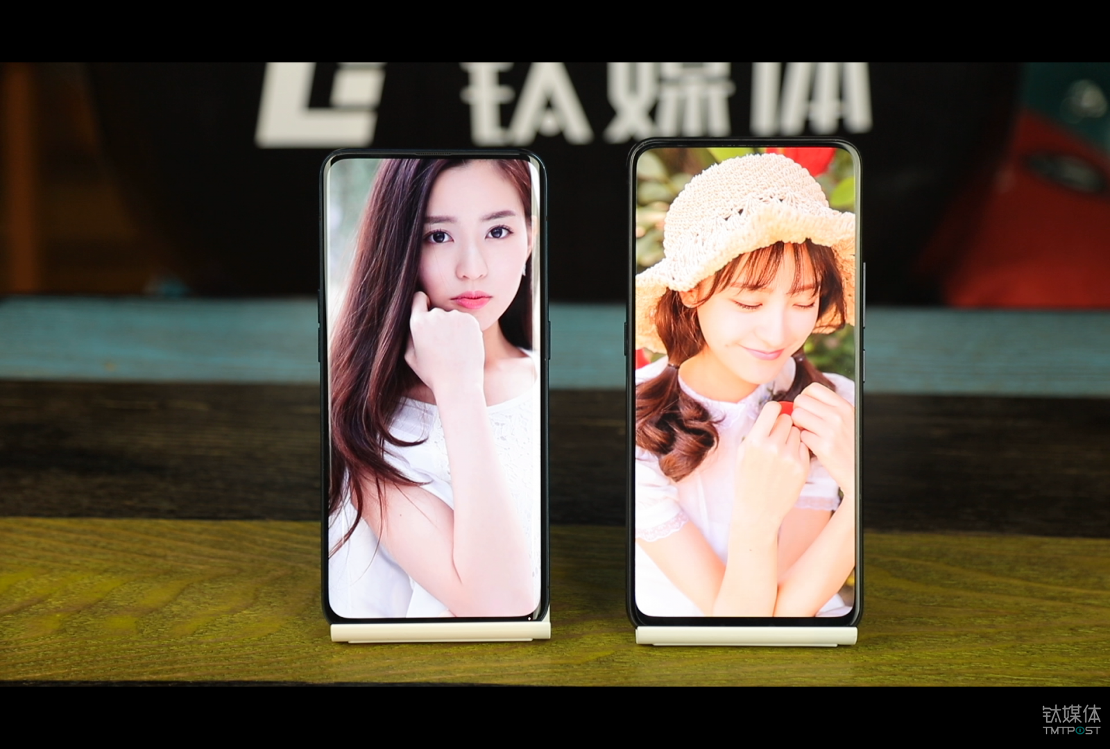 左：OPPO Find X 右：vivo NEX