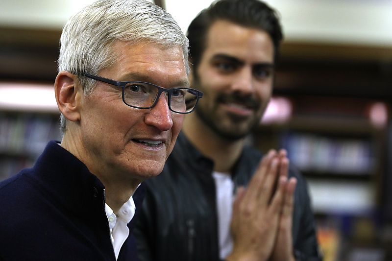 苹果市值突破万亿美元，高峰也意味着新拐点？