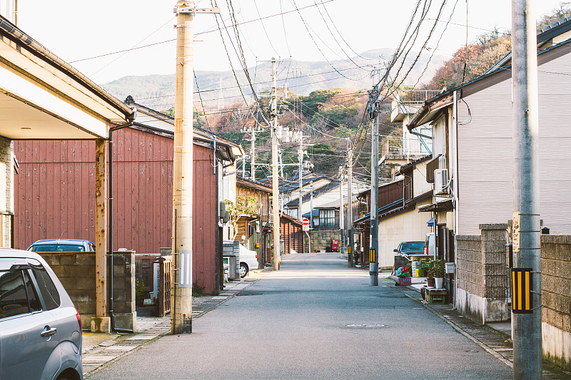 啃老族、流浪汉、日雇劳动者，《小偷家族》里的那些日本底层人民