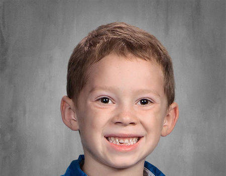 最怕空气突然的尴尬，幸好我们还拥有“假笑男孩”