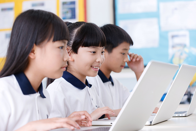 国办：校外培训机构须有稳定师资队伍，不得聘用中小学在职教师 | 钛快讯