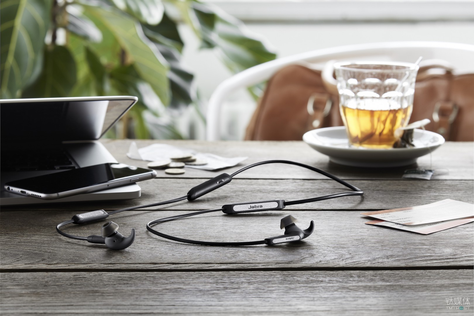 Jabra Elite 45e：适合双机党的蓝牙运动耳机