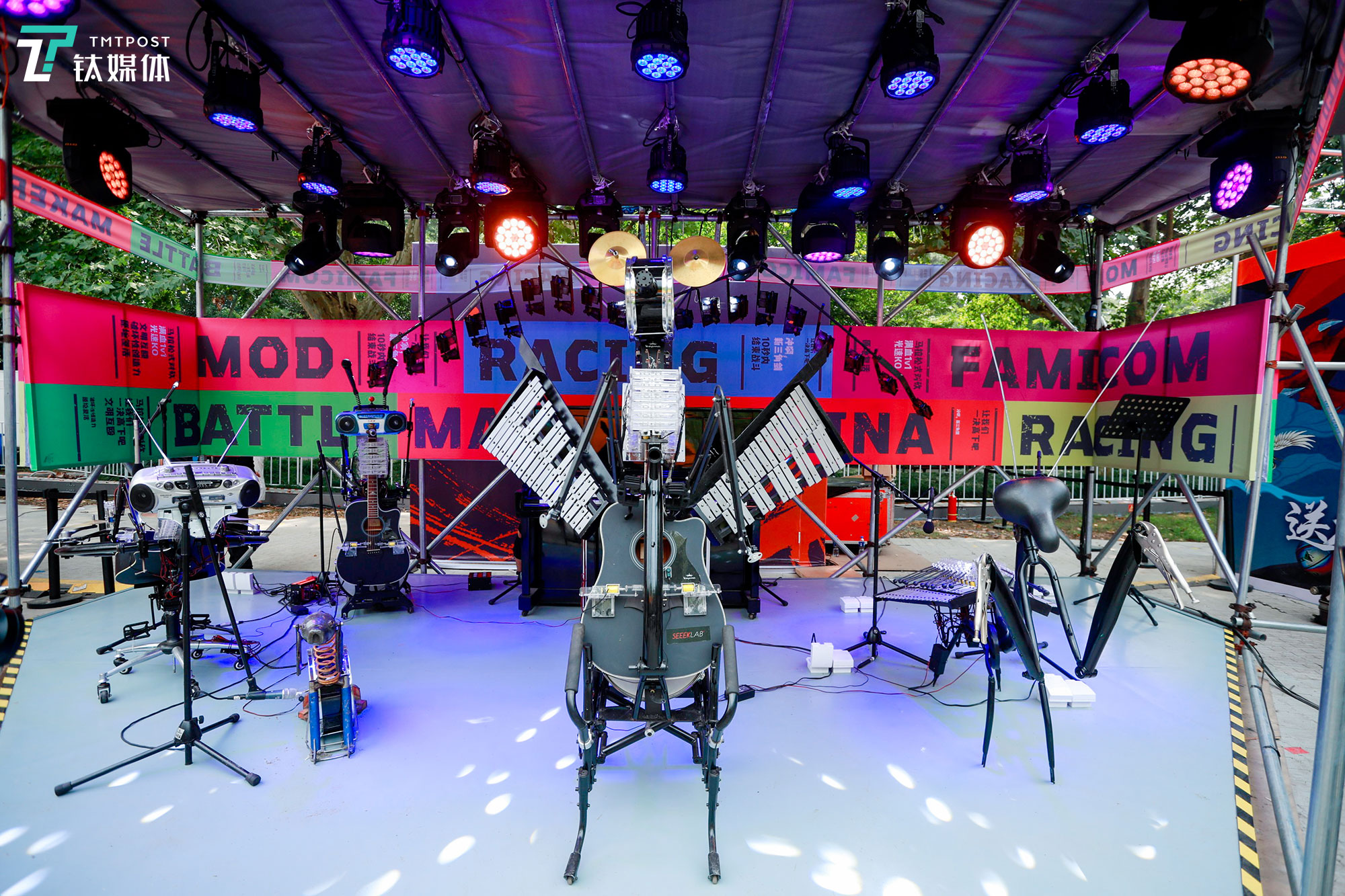 音乐爱好者也可以在这里找到各种稀奇古怪的乐器。