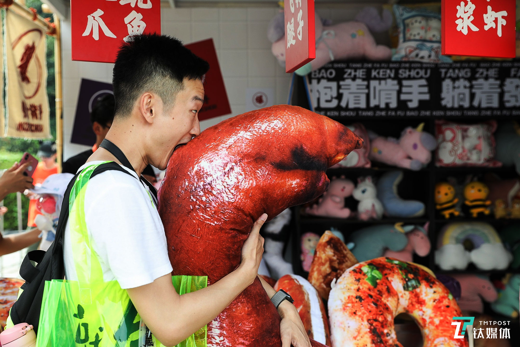 大猪蹄、烤玉米、烤鸡翅，仿真食物抱枕，专为吃货准备。