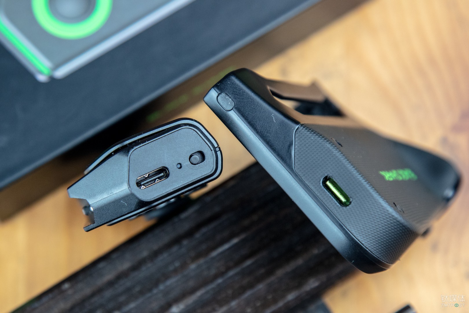 新增四方向键,组合功能更多,黑鲨游戏手柄二代上手玩 | 钛极客