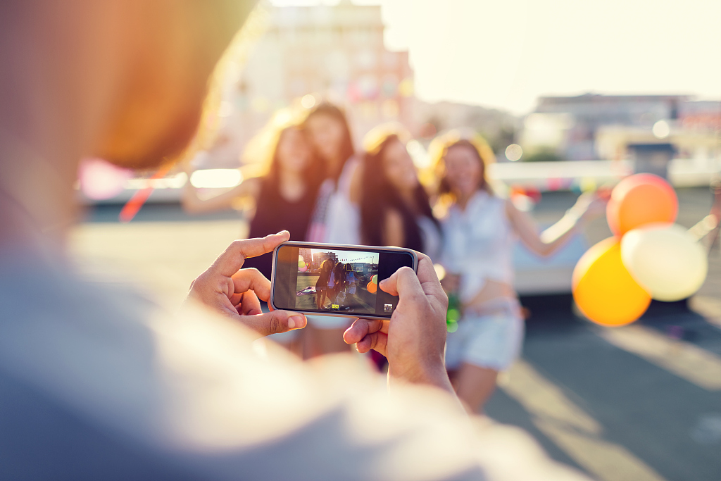 朋友圈力推微视，“头腾”大战仍在延续