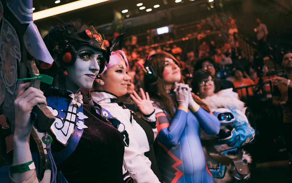 现在谈暴雪的精品，像是中年人谈论情怀